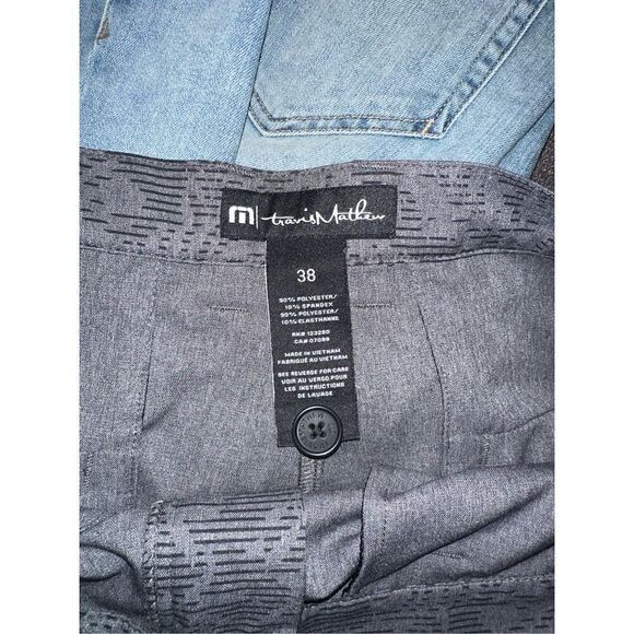 Men’s Gray Palm Leaf Patterned Travis Mathew Golf Shorts 38 - Picture 3 of 3